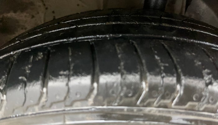 2022 Hyundai NEW I20 SPORTZ 1.2 MT, Petrol, Manual, 38,795 km, Right Front Tyre Tread