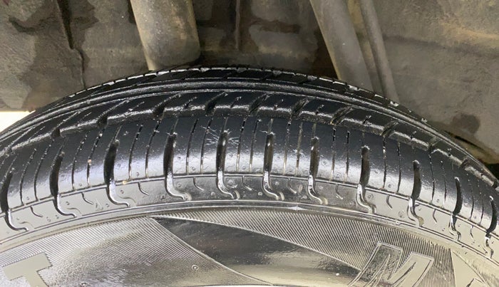 2018 Renault Kwid RXT 1.0 AMT (O), Petrol, Automatic, 5,583 km, Right Rear Tyre Tread
