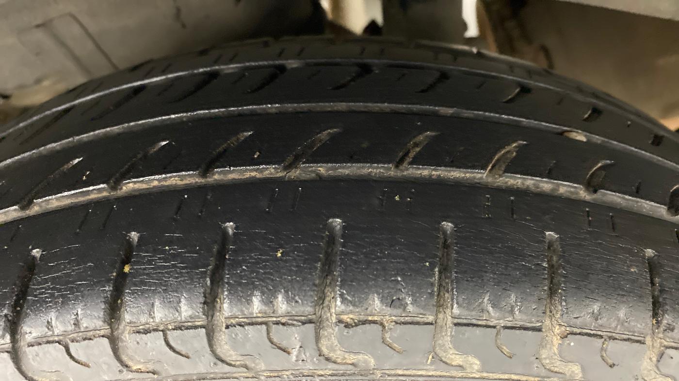 2011 Hyundai Santro Xing GL PLUS, Petrol, Manual, 79,501 km, Right Rear Tyre Tread