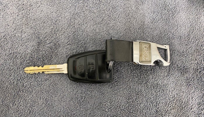 2019 Hyundai NEW SANTRO SPORTZ MT, Petrol, Manual, 41,083 km, Key Close Up