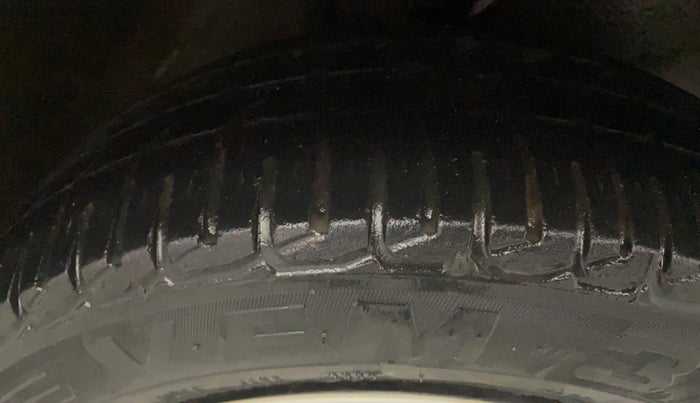 2016 Maruti Alto K10 VXI AMT, Petrol, Automatic, 67,618 km, Right Front Tyre Tread