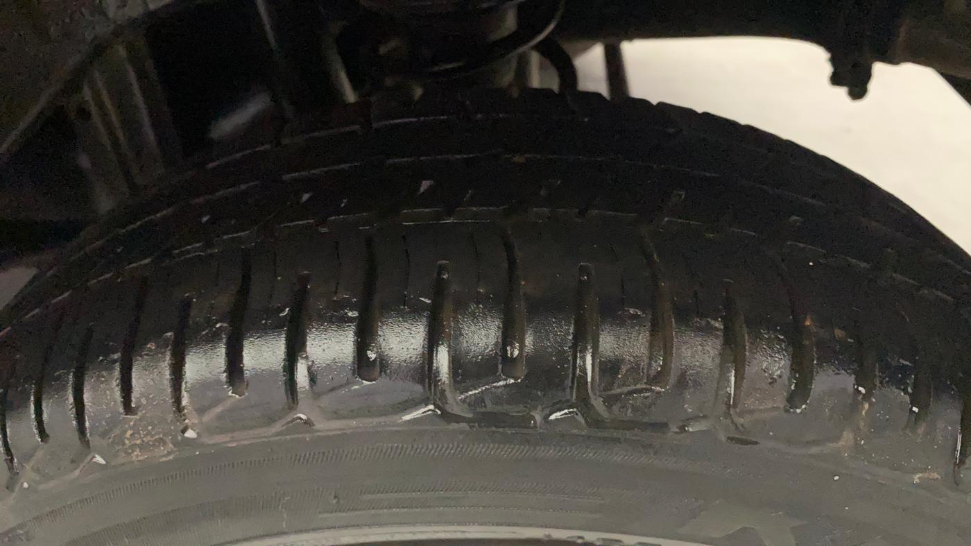 2016 Maruti Alto K10 VXI AMT, Petrol, Automatic, 67,618 km, Left Rear Tyre Tread
