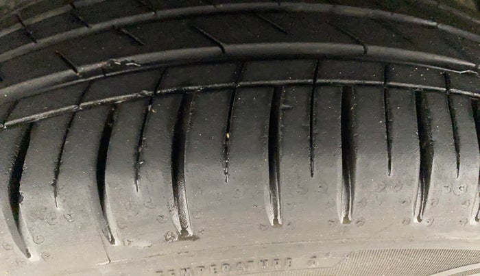 2022 MG HECTOR SHARP PRO 1.5 TURBO MT PETROL, Petrol, Manual, 13,094 km, Left Front Tyre Tread