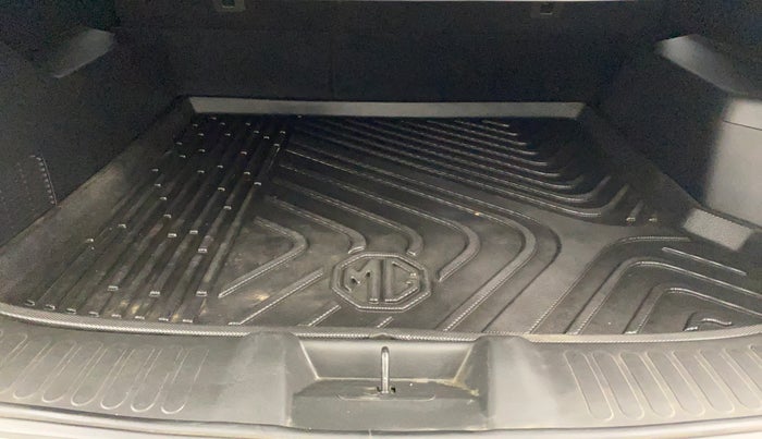 2022 MG HECTOR SHARP PRO 1.5 TURBO MT PETROL, Petrol, Manual, 13,094 km, Boot Inside