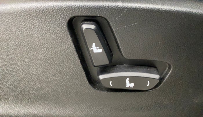 2022 MG HECTOR SHARP PRO 1.5 TURBO MT PETROL, Petrol, Manual, 13,094 km, Driver Side Adjustment Panel