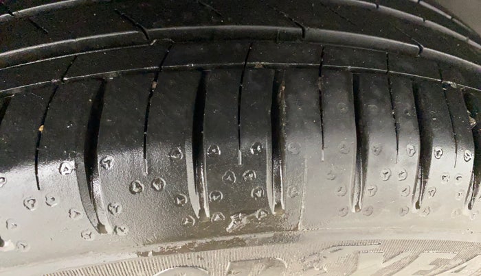 2022 MG HECTOR SHARP PRO 1.5 TURBO MT PETROL, Petrol, Manual, 13,094 km, Right Rear Tyre Tread