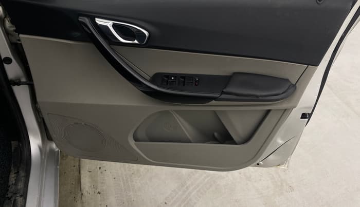 2018 Tata Tiago XZA PETROL, Petrol, Automatic, 76,159 km, Driver Side Door Panels Control