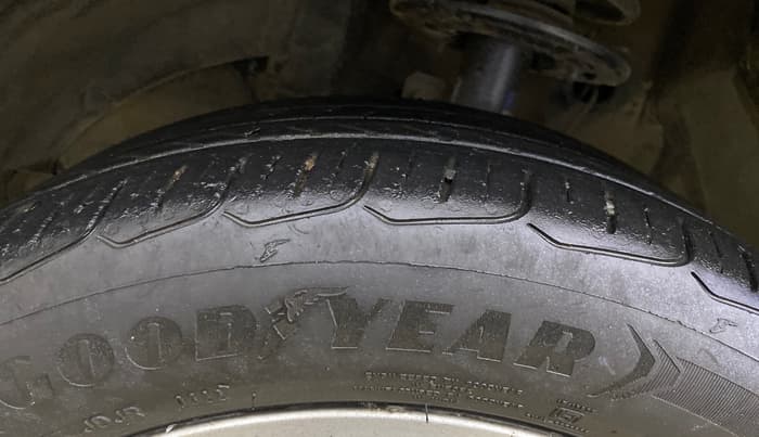 2017 Maruti Baleno ALPHA PETROL 1.2, Petrol, Manual, 72,860 km, Left Front Tyre Tread