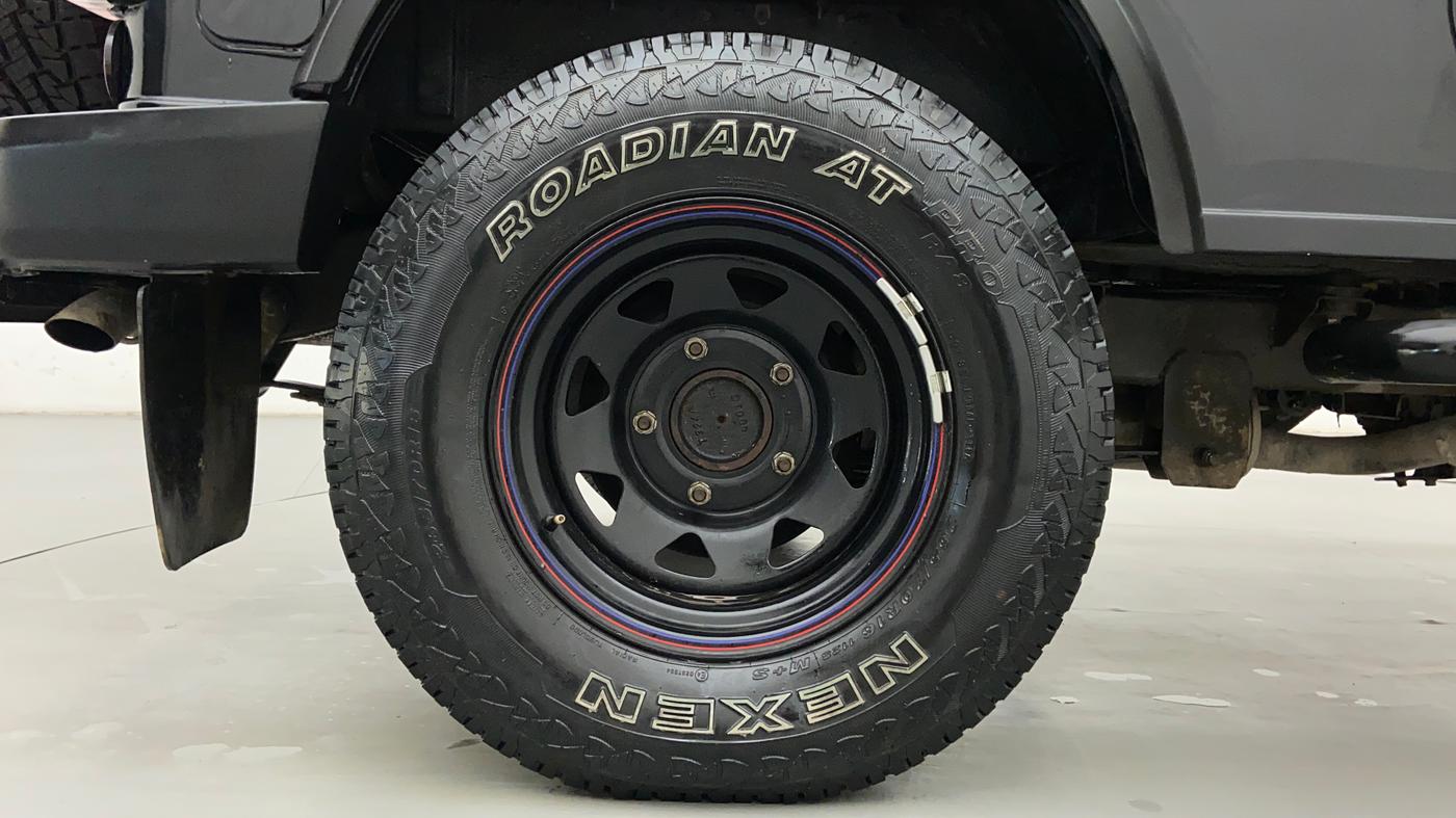 2017 Mahindra Thar CRDE 4X4 BS IV, Diesel, Manual, 19,937 km, Right Rear Wheel