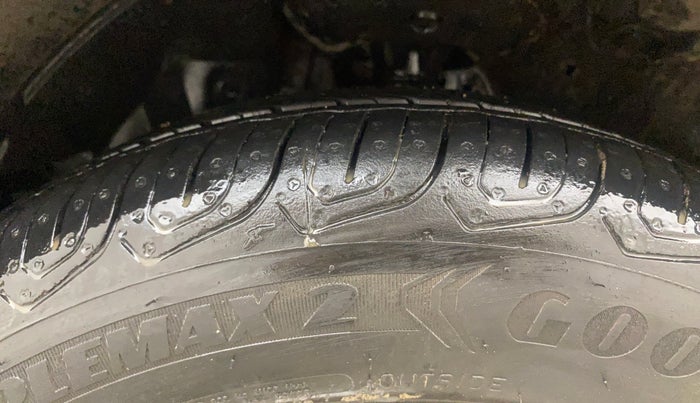 2015 Honda Jazz 1.5L I-DTEC VX, Diesel, Manual, 1,22,998 km, Left Front Tyre Tread