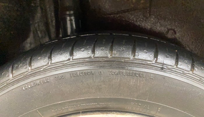 2015 Honda Jazz 1.5L I-DTEC VX, Diesel, Manual, 1,22,998 km, Right Rear Tyre Tread