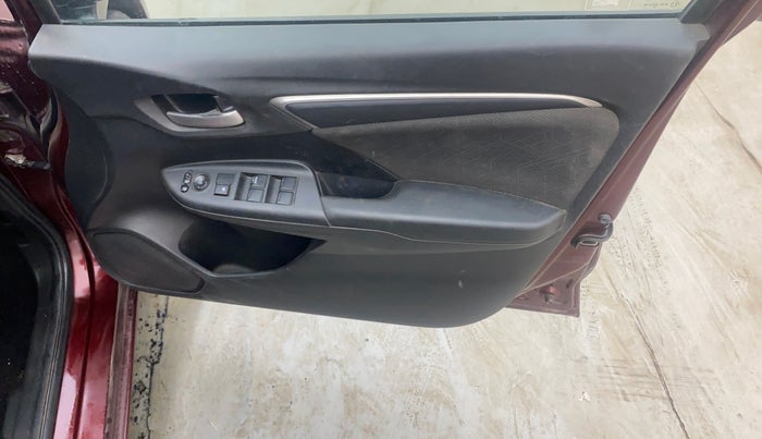 2015 Honda Jazz 1.5L I-DTEC VX, Diesel, Manual, 1,22,998 km, Driver Side Door Panels Control