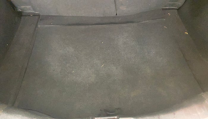 2015 Honda Jazz 1.5L I-DTEC VX, Diesel, Manual, 1,22,998 km, Boot Inside