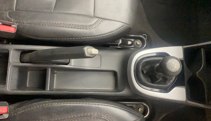 2015 Honda Jazz 1.5L I-DTEC VX, Diesel, Manual, 1,22,998 km, Gear Lever