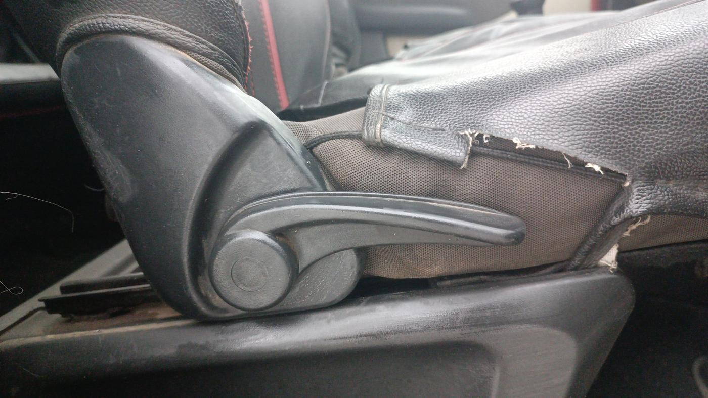 2015 Tata Nano TWIST XT, Petrol, Manual, 51,869 km, Driver Side Adjustment Panel