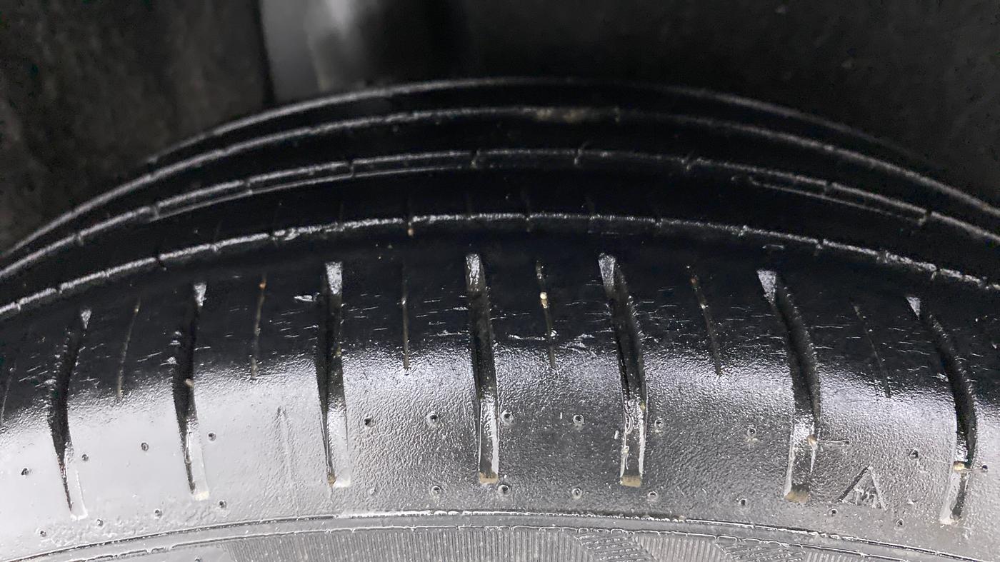 2018 Maruti Baleno ALPHA CVT PETROL 1.2, Petrol, Automatic, 40,113 km, Right Rear Tyre Tread