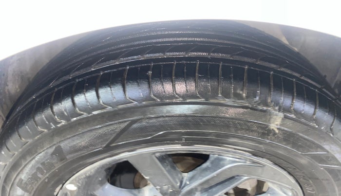 2020 Hyundai GRAND I10 NIOS SPORTZ 1.2 KAPPA VTVT CNG, CNG, Manual, 57,683 km, Right Front Tyre Tread