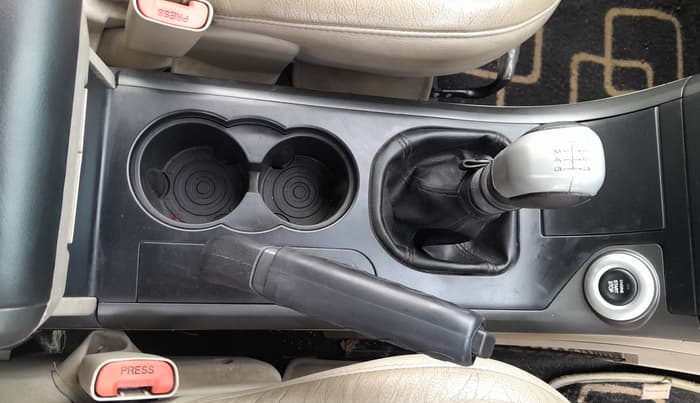 2015 Mahindra XUV500 W10, Diesel, Manual, 1,13,300 km, Gear Lever