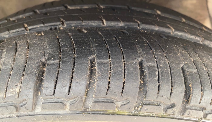 2013 Hyundai i20 SPORTZ 1.2, Petrol, Manual, 66,545 km, Right Front Tyre Tread