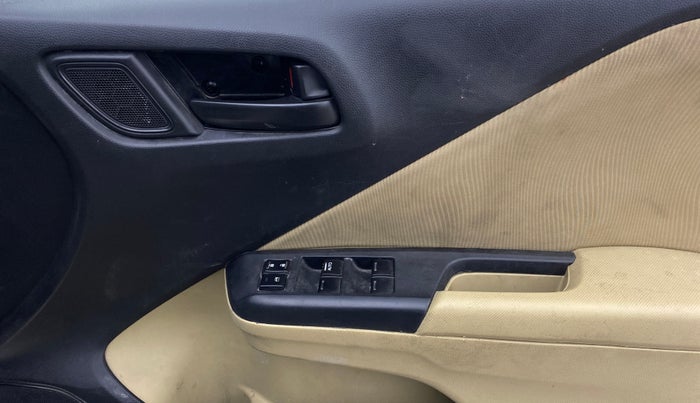 2014 Honda City 1.5L I-VTEC SV, CNG, Manual, 77,117 km, Driver Side Door Panels Control