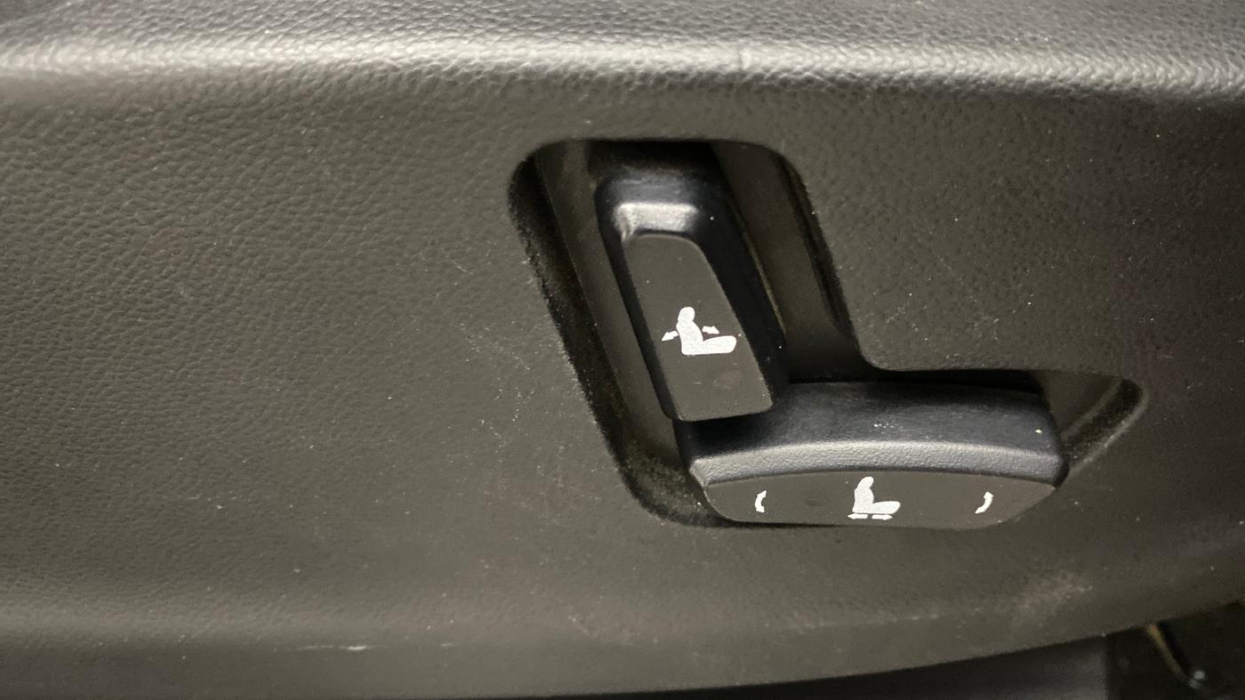 2021 MG HECTOR SHARP 2.0 DIESEL DUAL TONE, Diesel, Manual, 93,557 km, Driver Side Adjustment Panel