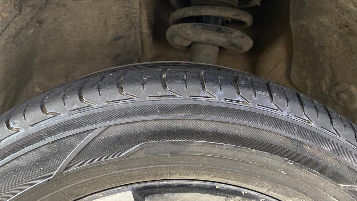 2020 MG HECTOR PLUS SMART 2.0 DIESEL TURBO MT 6-STR, Diesel, Manual, 1,42,342 km, Left Front Tyre Tread
