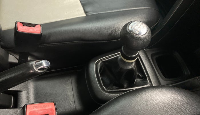 2011 Maruti Swift VDI, Diesel, Manual, 93,268 km, Gear lever - Boot cover slightly torn