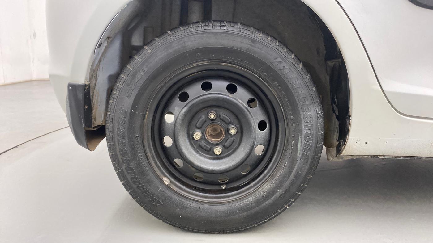 2011 Maruti Swift VDI, Diesel, Manual, 93,268 km, Right Rear Wheel