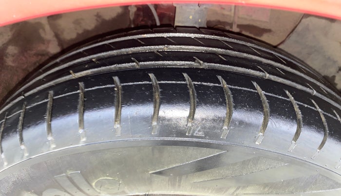 2015 Hyundai Elite i20 SPORTZ 1.2, Petrol, Manual, 51,732 km, Right Front Tyre Tread