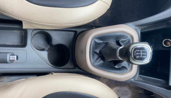 2015 Hyundai Xcent SX 1.2 (O), Petrol, Manual, 1,12,695 km, Gear Lever