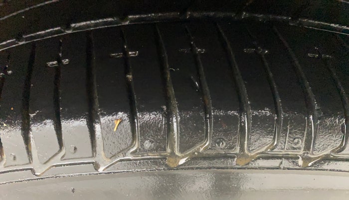 2015 Hyundai Xcent SX 1.2 (O), Petrol, Manual, 1,12,695 km, Left Rear Tyre Tread