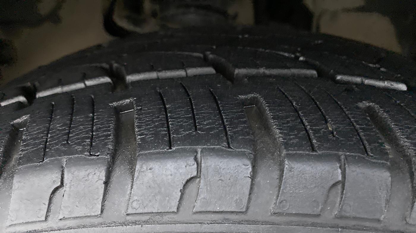 2018 Tata Hexa Varicor 400 XTA, Diesel, Automatic, 35,426 km, Left Front Tyre Tread