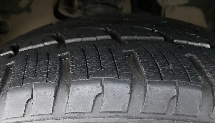 2018 Tata Hexa Varicor 400 XTA, Diesel, Automatic, 35,426 km, Left Front Tyre Tread