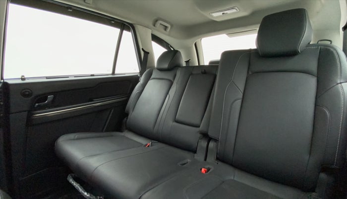 2018 Tata Hexa Varicor 400 XTA, Diesel, Automatic, 35,426 km, Reclining Back Row Seats