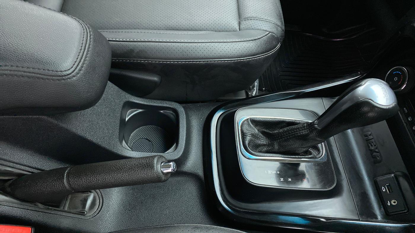 2018 Tata Hexa Varicor 400 XTA, Diesel, Automatic, 35,426 km, Gear Lever