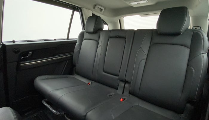 2018 Tata Hexa Varicor 400 XTA, Diesel, Automatic, 35,426 km, Right Side Rear Door Cabin