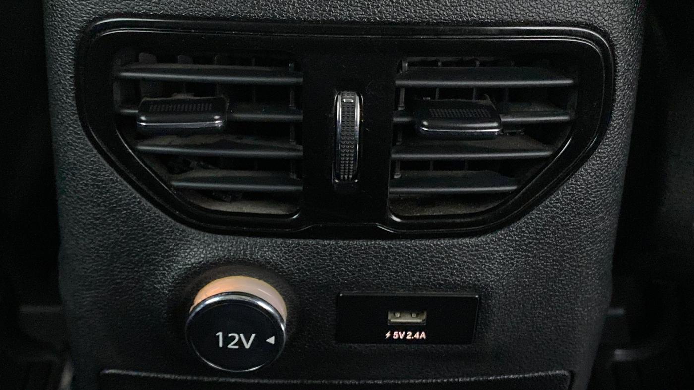 2018 Tata Hexa Varicor 400 XTA, Diesel, Automatic, 35,426 km, Rear AC Vents