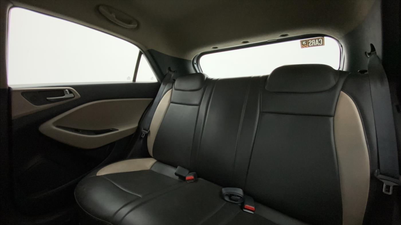 2016 Hyundai Elite i20 MAGNA 1.2, Petrol, Manual, 66,712 km, Right Side Rear Door Cabin