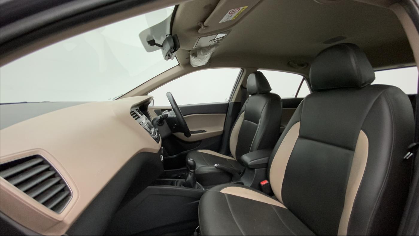 2016 Hyundai Elite i20 MAGNA 1.2, Petrol, Manual, 66,712 km, Right Side Front Door Cabin
