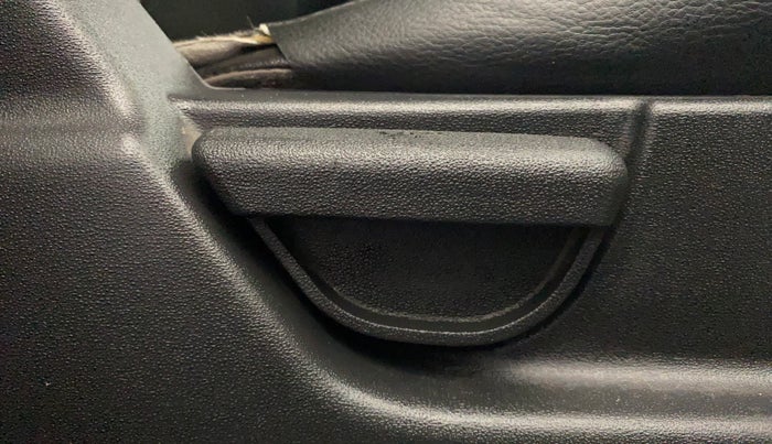 2013 Hyundai i20 MAGNA 1.2, Petrol, Manual, 73,411 km, Driver Side Adjustment Panel