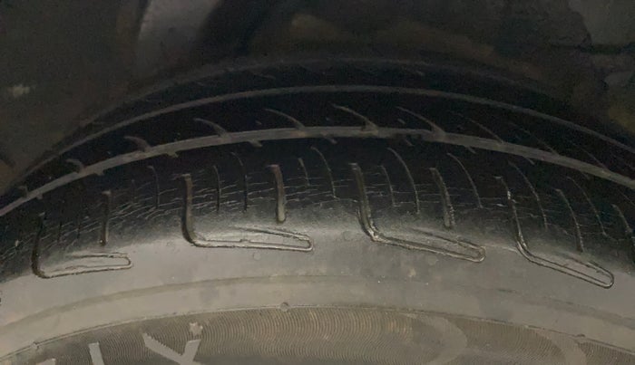 2013 Hyundai i20 MAGNA 1.2, Petrol, Manual, 73,411 km, Left Rear Tyre Tread