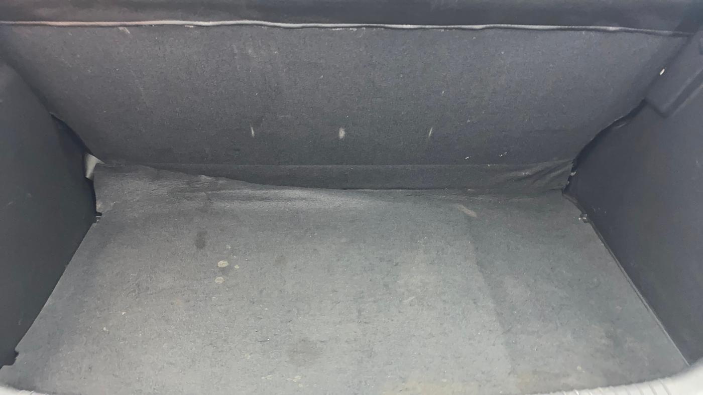 2013 Hyundai i20 MAGNA 1.2, Petrol, Manual, 73,411 km, Boot Inside