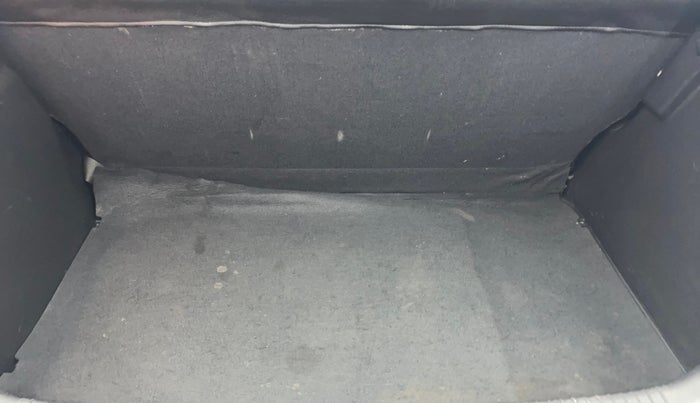 2013 Hyundai i20 MAGNA 1.2, Petrol, Manual, 73,411 km, Boot Inside