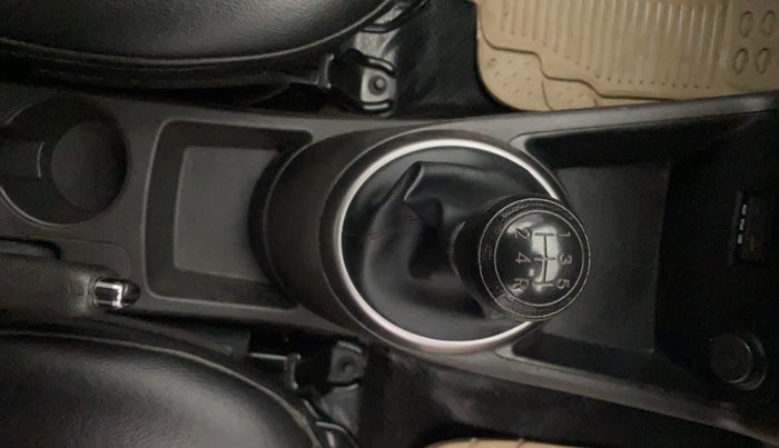 2013 Hyundai i20 MAGNA 1.2, Petrol, Manual, 73,411 km, Gear Lever