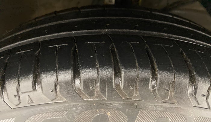 2022 Maruti XL6 ZETA MT, Petrol, Manual, 11,298 km, Right Front Tyre Tread
