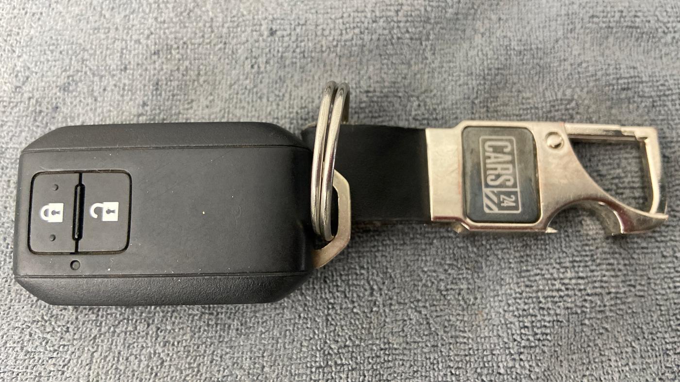 2022 Maruti XL6 ZETA MT, Petrol, Manual, 11,298 km, Key Close Up