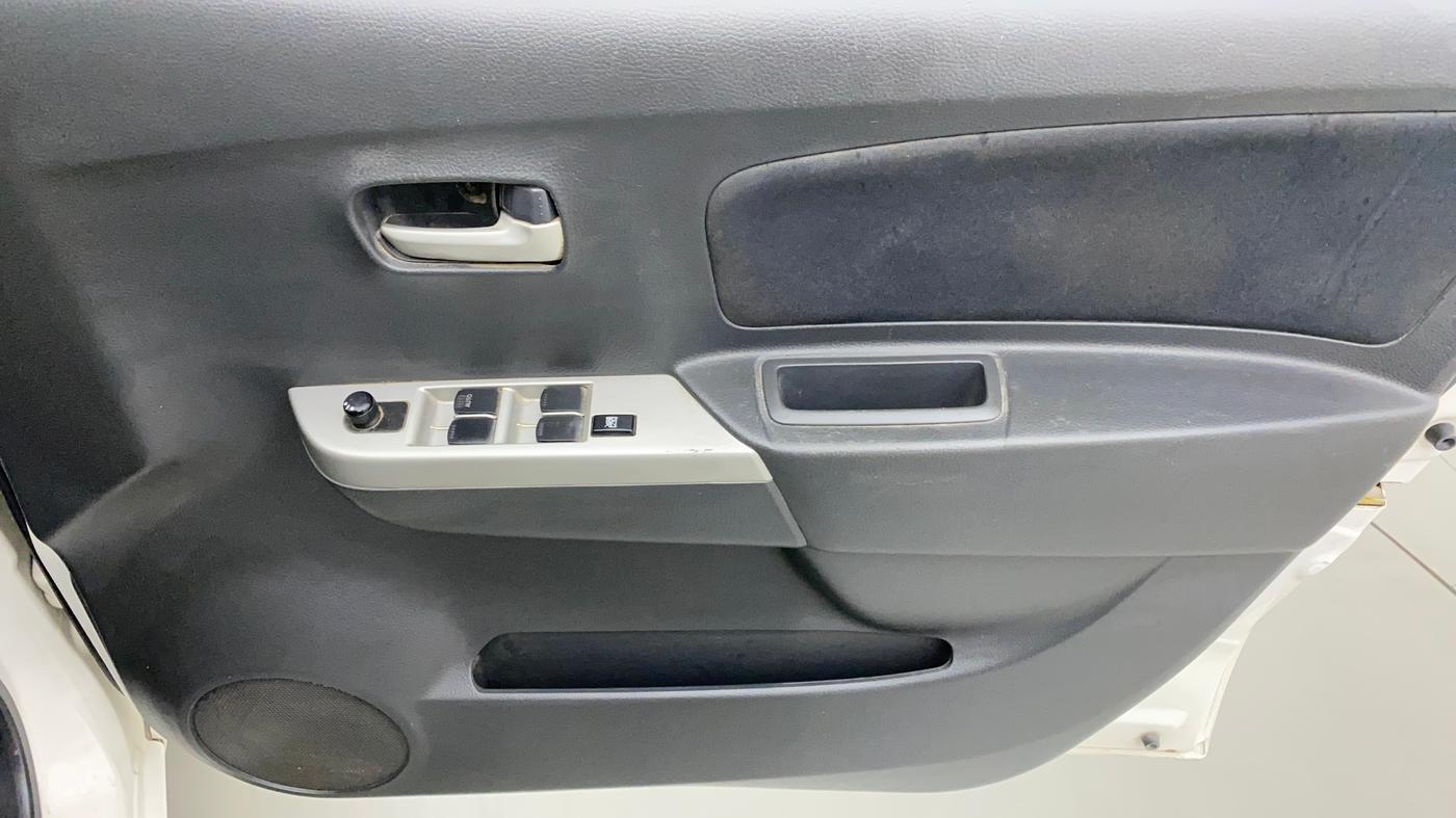 2011 Maruti Wagon R 1.0 VXI, Petrol, Manual, 23,651 km, Driver Side Door Panels Control