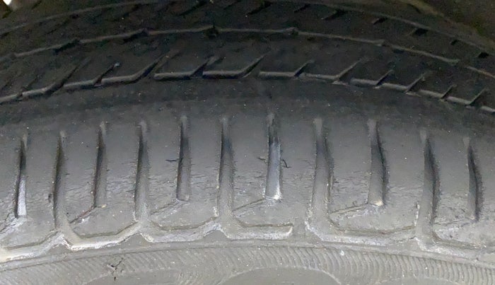 2011 Maruti Wagon R 1.0 VXI, Petrol, Manual, 23,651 km, Right Rear Tyre Tread