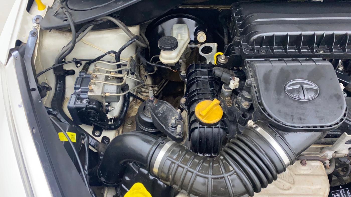 2019 Tata TIAGO NRG PETROL, Petrol, Manual, 1,08,099 km, Engine View - Right