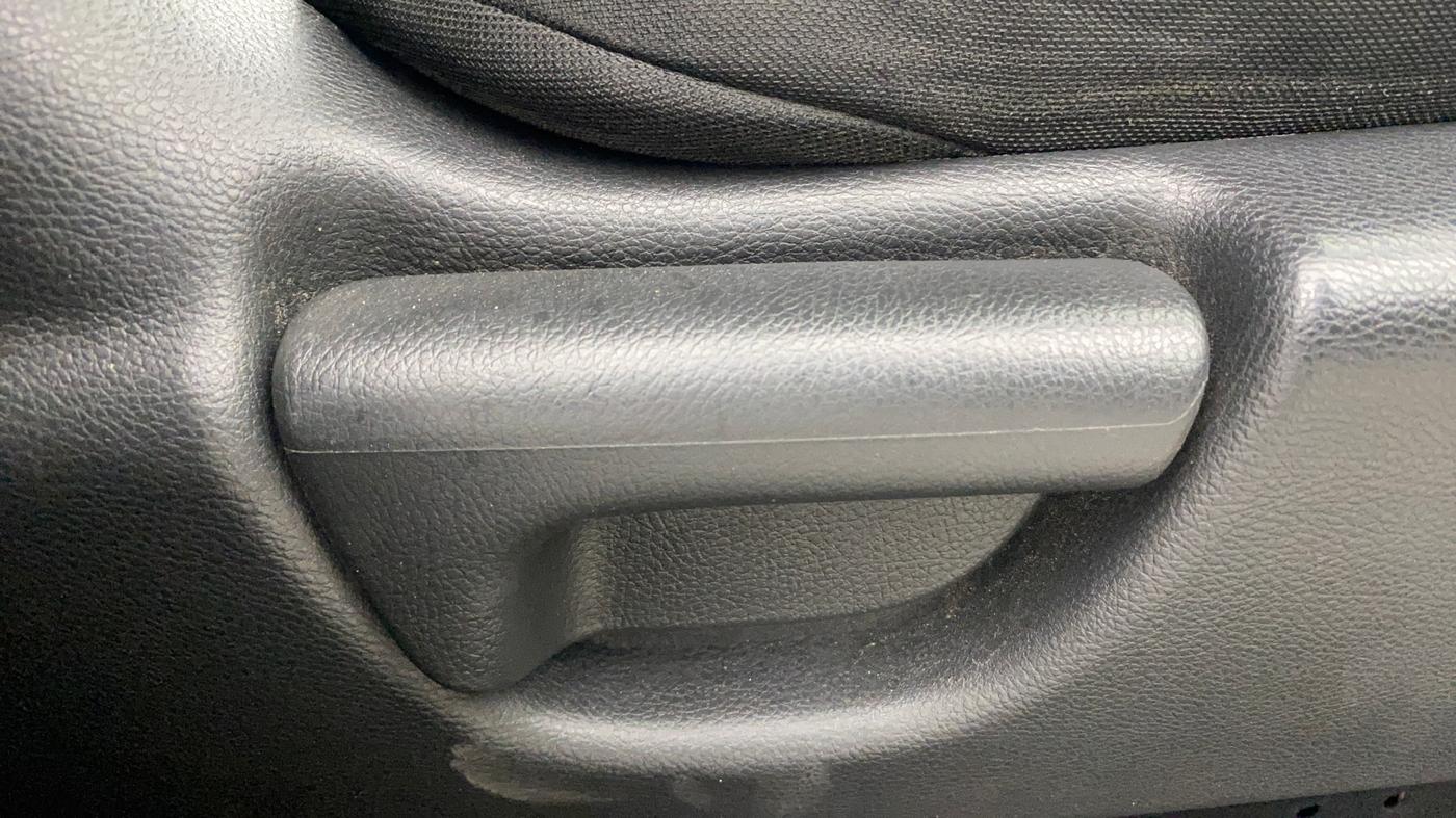 2021 Honda WR-V 1.5L I-DTEC VX MT, Diesel, Manual, 64,384 km, Driver Side Adjustment Panel
